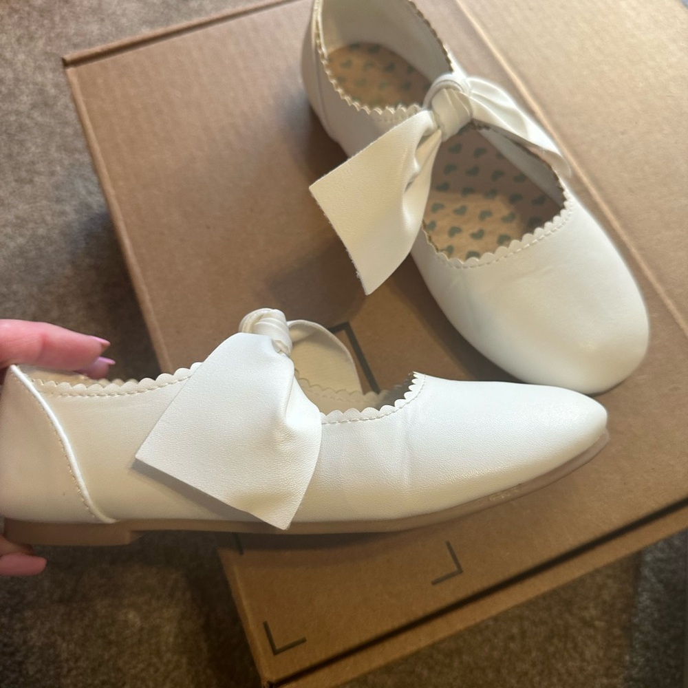 Girls used dress shoes